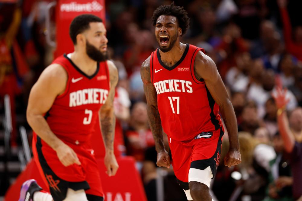 紧咬比分的 紧咬比分的