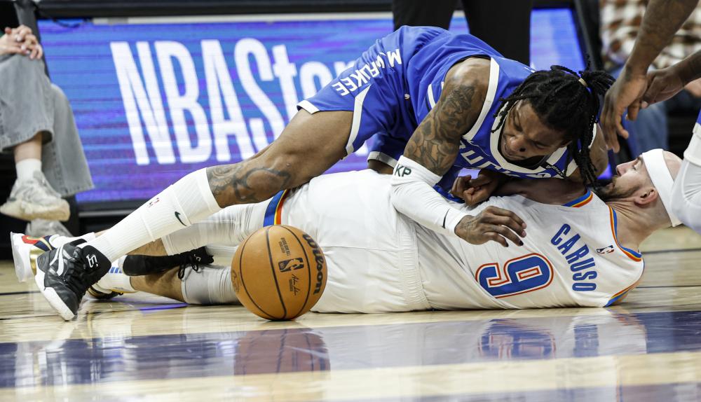 官方：维尔茨当选踢球者年度足球先生，舒斯特当选最佳主帅